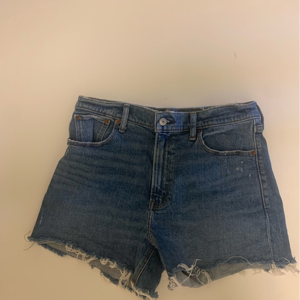 Abercrombie mom 4 inch shorts